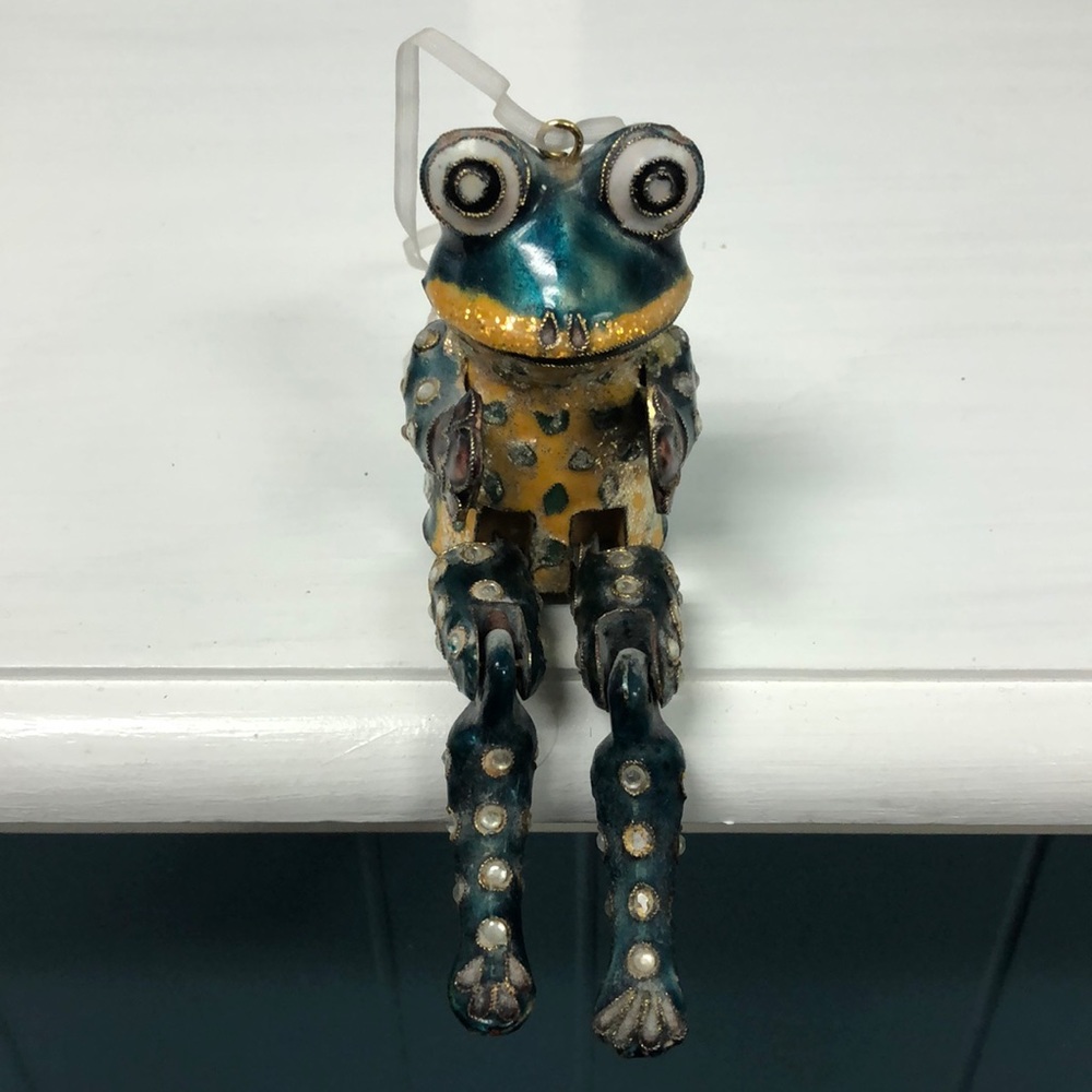 Painted metal 6” JOINTED legs GOOD LUCK green FROG cloisonné look ornament